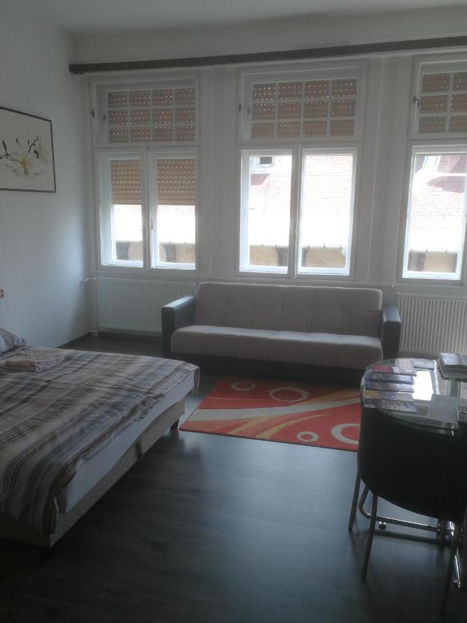 Next door Apartment Boedapest Buitenkant foto
