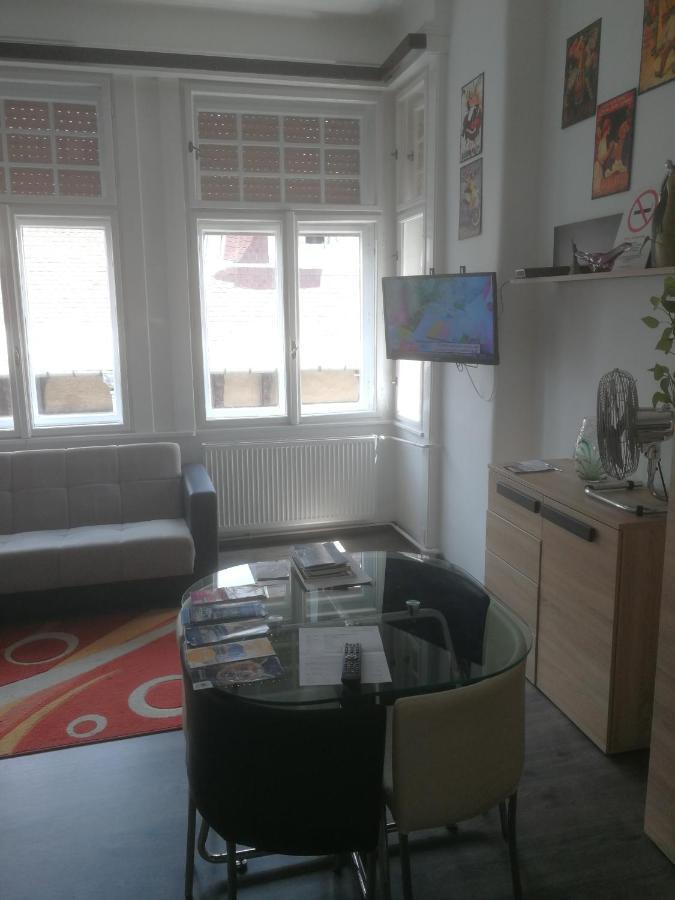 Next door Apartment Boedapest Buitenkant foto